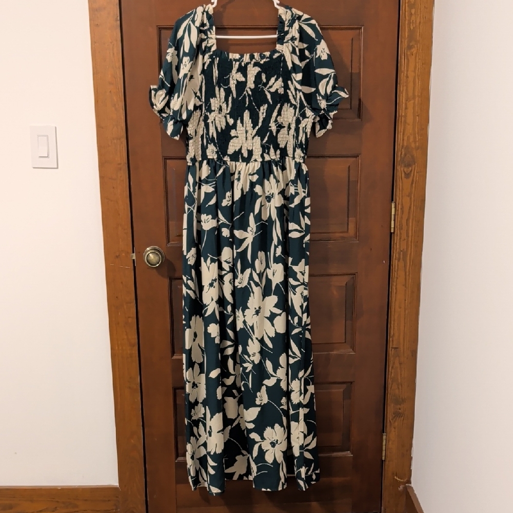 Chic Floral Maxi Dress - Green and Cream